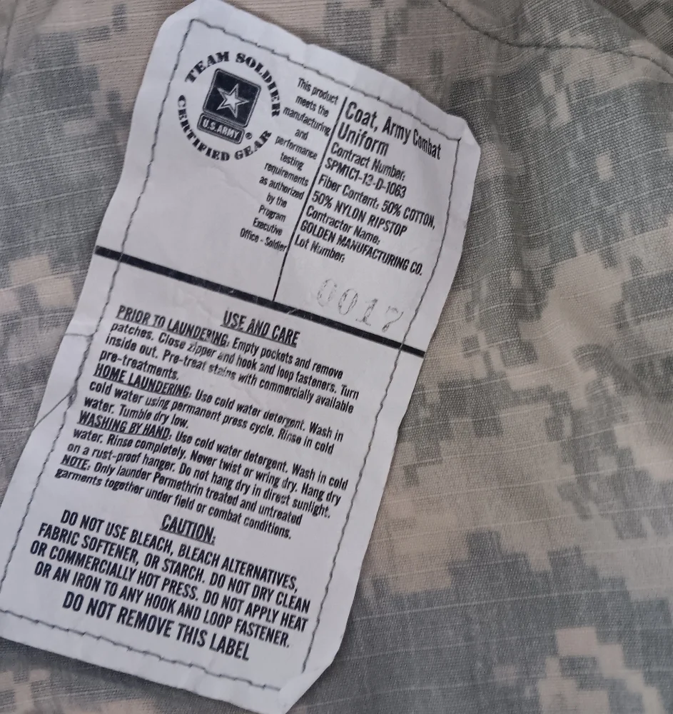 U.S. Army Coat Combat Uniform Nylon Cotton 50/50 Digital Camo Large Regular